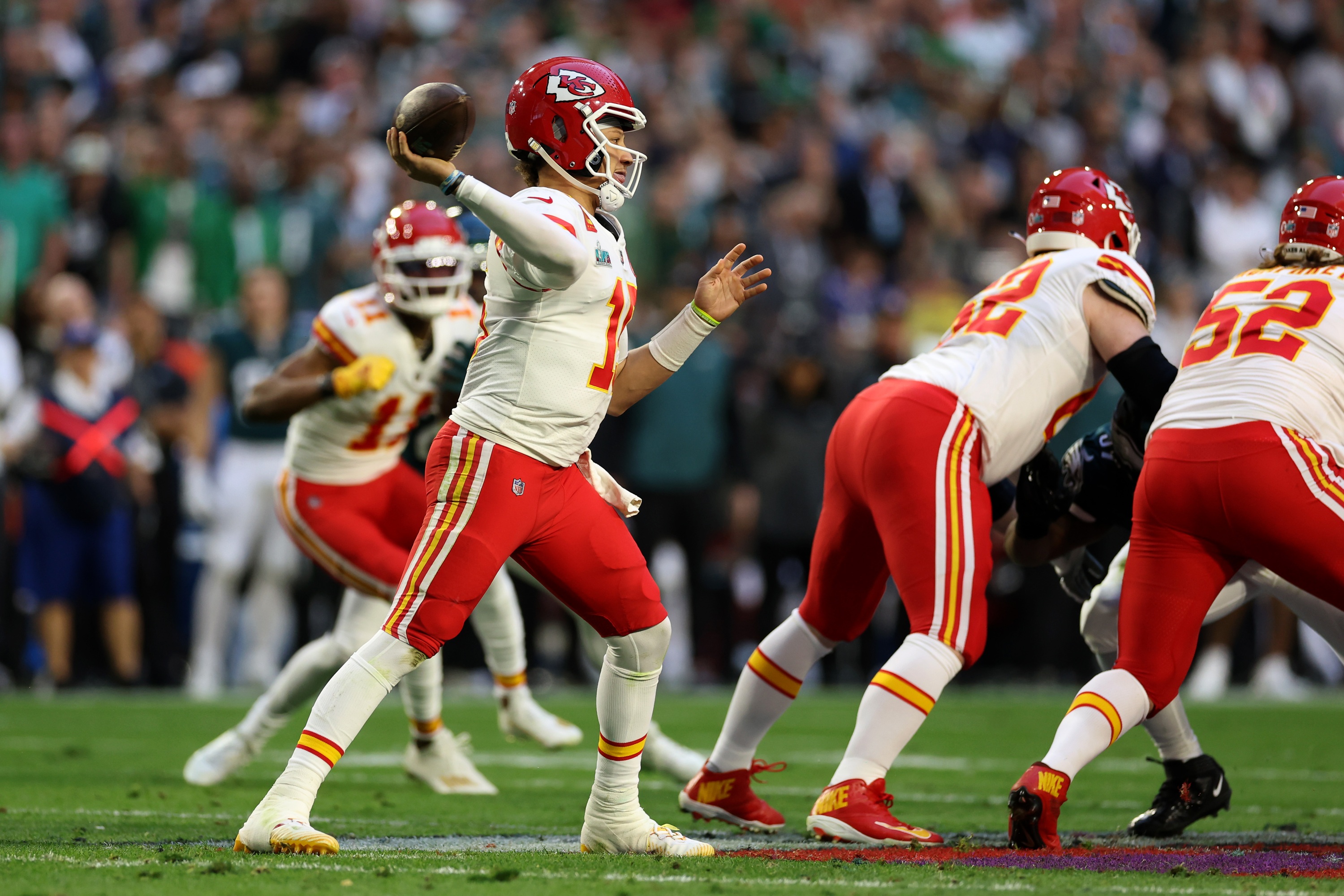 GLENDALE, ARIZONA - FEBRUARY 12: Patrick Mahomes #1  15 of the Kansas City Chiefs throws a pass against the Philadelphia Eagles during the second quarter of Super Bowl LVII at State Farm Stadium on February 12, 2023 in Glendale, Arizona.  (Photo by Christian Petersen/Getty Images)
