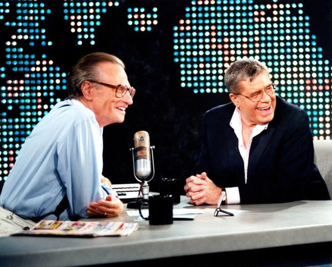 LARRY KING LIVE, from left, Larry King, Jerry Lewis, aired August 26, 1999. ©CNN / courtesy Everett Collection