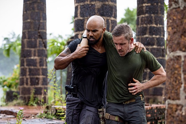 “Thai Hard” – During a trip to Bangkok to train alongside Thailand’s premiere S.W.A.T. team, Hondo and his former military buddy Joe (guest star Sean Maguire) stumble upon a wide-ranging heroin operation with ties to Los Angeles and find themselves on the run from a powerful drug kingpin, on the season premiere of S.W.A.T., Friday, Oct. 7 (8:00-9:00 PM, ET/PT) on the CBS Television Network and available to stream live and on demand on Paramount+.  Pictured (L-R): Shemar Moore as Daniel “Hondo” Harrelson and Sean Maguire as Joe.  Photo: Jack Taylor/CBS ©2022 CBS Broadcasting, Inc. All Rights Reserved.